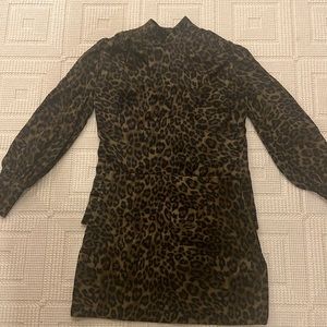 Zara cheetah set. Medium long sleeve top and large skirt.
